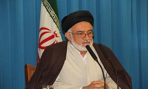 شهداء به وظیفه و تكلیف، عمل كردند و مسئولین نیز باید شهدا را الگو قراردهند