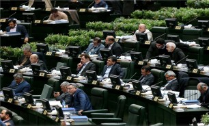 وکلای خانه ملت از پاسخ‌های ظریف قانع شدند