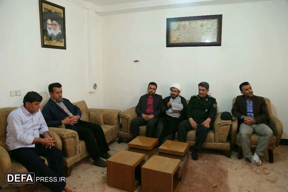 دیدار کارکنان اداره‌کل حفظ آثار دفاع مقدس کهگیلویه و بویراحمد با خانواده‌های شهدا