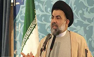 امام خمینی(ره) پیام‌آور عزت مسلمین و ملت ایران است