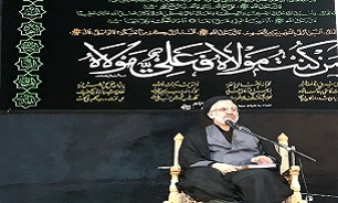 امام برای ایران استقلال به ارمغان آورد