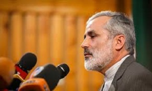 دشمن در تلاش است از درون به نظام ضربه بزند