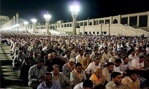 زمزمه دعای کمیل حجاج ایرانی در مکه