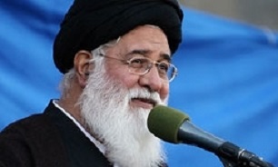 تهدید نظامی آمریکا و پیشنهاد مذاکره هر دو در خط دشمنی است/ نیازمند یک حرکت انقلابی از دولت و مجلس هستیم