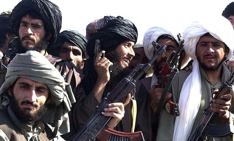 طالبان با حمله به اتوبوس‌های مسافربری، ۱۵۰ نفر را ربود