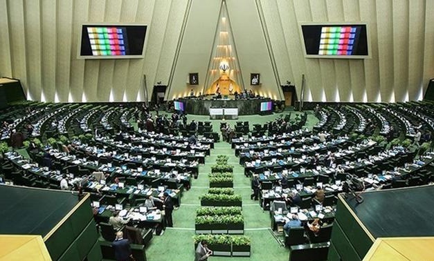 مکلف شدن خانواده‌ها به فراهم سازی امکانات تحصیل فرزندان