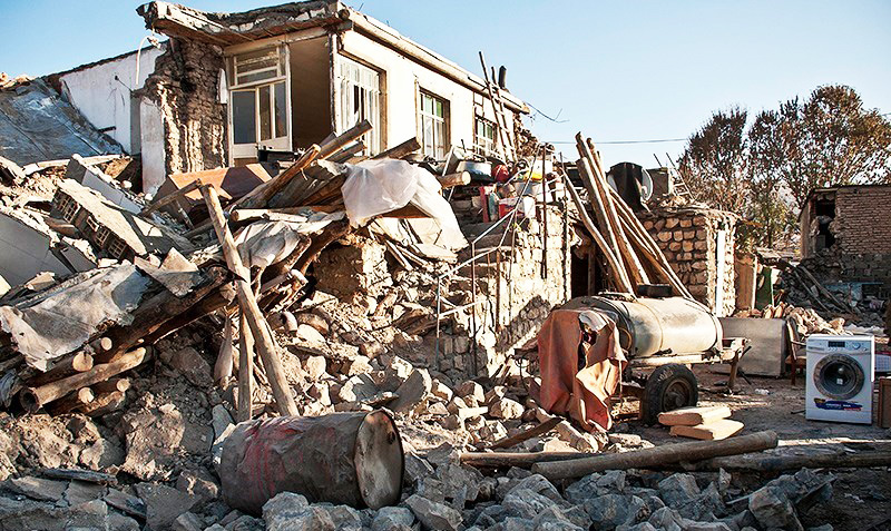 ارتش آماده‌ کمک‌رسانی به زلزله‌زدگان تازه‌آباد است
