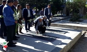 غبار روبی از گلزار شهدای شهرستان الشتر