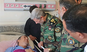 عیادت وزیر دفاع از مجروحان حادثه تروریستی اهواز
