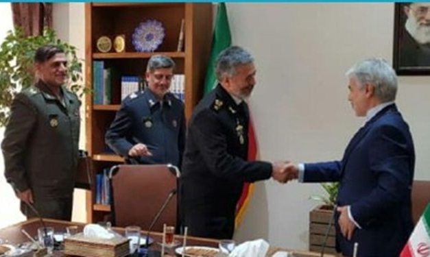 دریادار سیاری برای پیگیری بودجه ارتش با نوبخت دیدار کرد