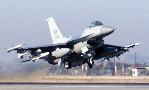 وزارت دفاع عراق، ۶ جنگنده «اف ۱۶» تحویل گرفت