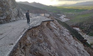 راه ارتباطی 14 روستای کوهدشت مسدود است