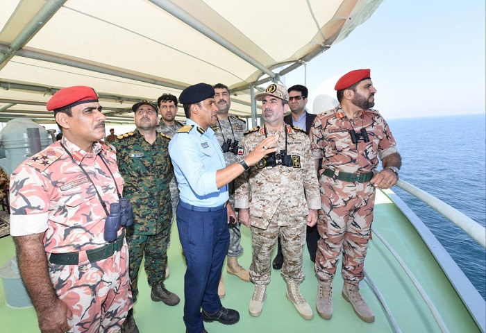 رزمایش مشترک نیرو‌های دریایی ارتش و سپاه در آب‌های عمان