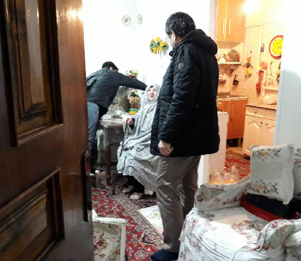 ‌نمی‌گذاریم مادران شهدا احساس تنهایی کنند