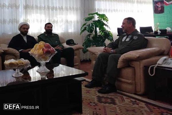 مدیرکل دفاع مقدس استان کرمان با فرمانده هوانیروز استان دیدار کرد