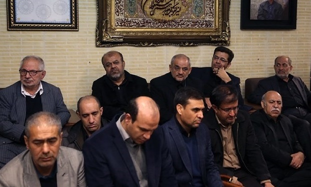 حضور وزیر آموزش و پرورش در منزل سپهبد شهید سلیمانی