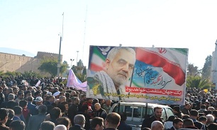بزرگداشت سردار دل ها با فریاد مرگ بر آمریکا در شیراز
