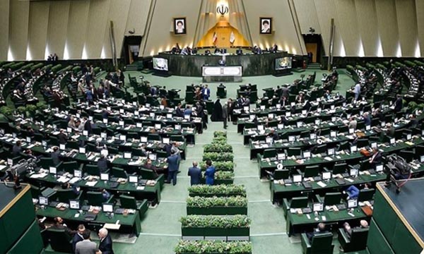 تذکر نمایندگان مجلس به «ظریف» برای اخراج سفیر انگلیس
