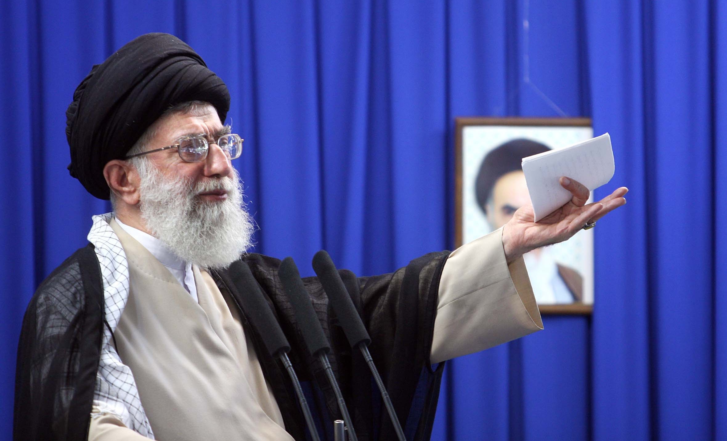 روشنگری رهبری در مواقع سخت انقلاب اسلامی