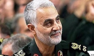 نوه سید مقاومت در آغوش شهید حاج قاسم سلیمانی+فیلم