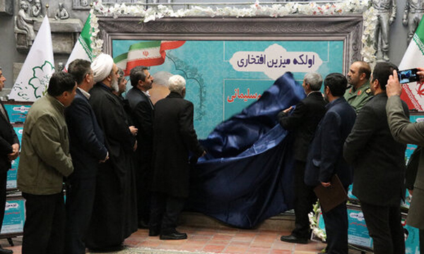 نصب تابلوهای شهدا در کوچه‌ها و معابر تبریز با آغاز طرح «کوچه میزین افتخاری»