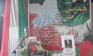 پیروزی در جبهه‌های مختلف نشان دهنده مقاومت و ایستادگی ملت ایران دارد