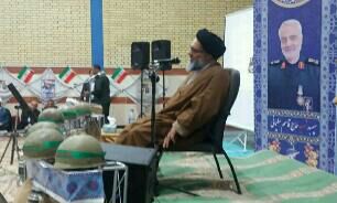 انقلاب اسلامی شکوه و عظمت را برای ملت ایران به ارمغان آورد