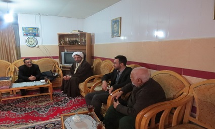 مدیرکل بنیاد حفظ آثار و نشر ارزش‌های دفاع مقدس آذربایجان‌غربی با خانواده شهید آقایی دیدار کرد