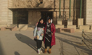 بازدید گردشگران خارجی از موزه دفاع مقدس در خرمشهر