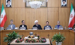 بررسی گزارش دستگاه‌ها برای مقابله با کرونا در جلسه امروز دولت/ روحانی: مردم توصیه‌های پزشکی را جدی بگیرند