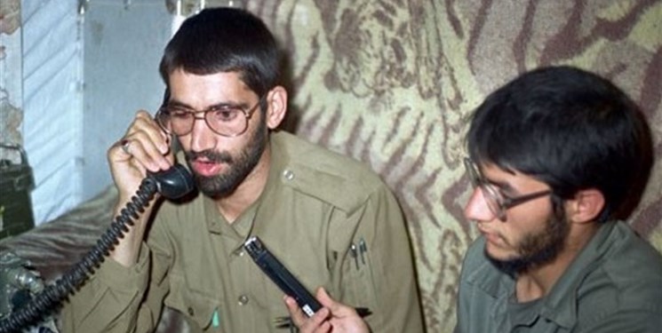 در حالی که از چشم «حاج علی» خون می‌آمد ذکر می‌گفت