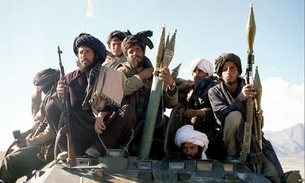 حملات طالبان به نیروهای امنیتی افغان/ کشته شدن 16 نظامی