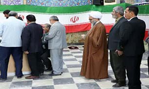 نماینده مردم خوزستان در مجلس خبرگان رهبری رای خود را صندوق انداخت