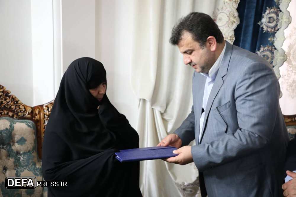 دیدار استاندار مازندران با خانواده شهیدان «ولی‌پور» و «امیری» + تصاویر