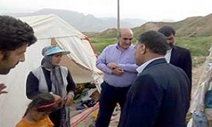 دیدار مدیرکل بنیاد شهید لرستان ‌با‌ سیل‌زدگان ایثارگر ساکن‌ روستاهای‌ پلدختر