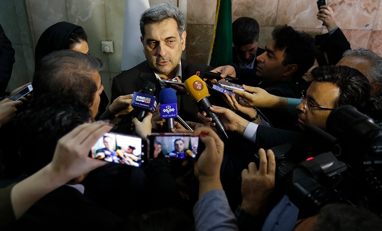 خودرو‌های تمامی دستگاه‌ها و سازمان‌ها باید معاینه فنی داشته باشند/ نقش ماشین‌های سنگین در آلودگی هوا بسیار زیاد است