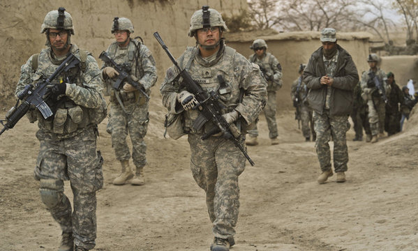 آمریکا نظامیان جدیدی به عراق و افغانستان اعزام می‌کند