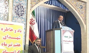 قوه قضاییه در خط مقدم مبارزه و معرفی چهره دشمنان داخلی قرار دارد