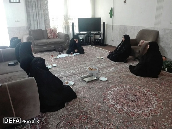 دیدار مسئول مشارکت زنان حفظ آثار دفاع مقدس خراسان شمالی با همسران جانباز بالای 70 درصد