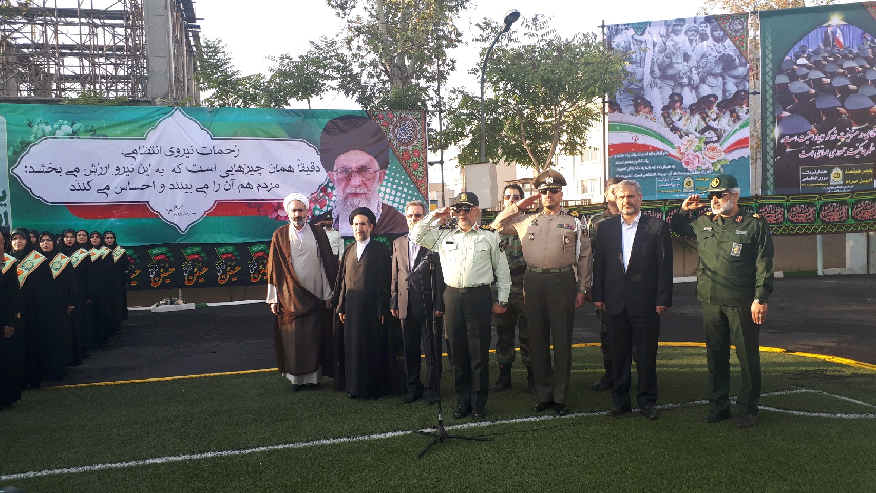 صبحگاه مشترک نیروهای مسلح در فرماندهی انتظامی تهران بزرگ برگزار شد