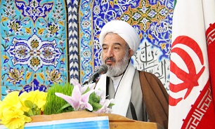 در پرتو مقاومت و ایستادگی به عزت رسیده‌ایم