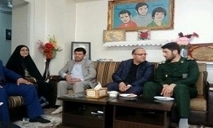 امروز تکریم از اسوه‌های ایثار یک تکلیف برای همگان است