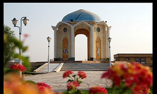 المان شهدای گمنام باید درشان و جایگاه شهدا احداث شود