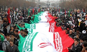 حضور مردم در راهپیمایی 13 آبان نشان از در کنار انقلاب بودن است