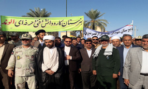خروش ضداستکباری مرزنشینان غرب کرمانشاه در راهپیمایی 13 آبان