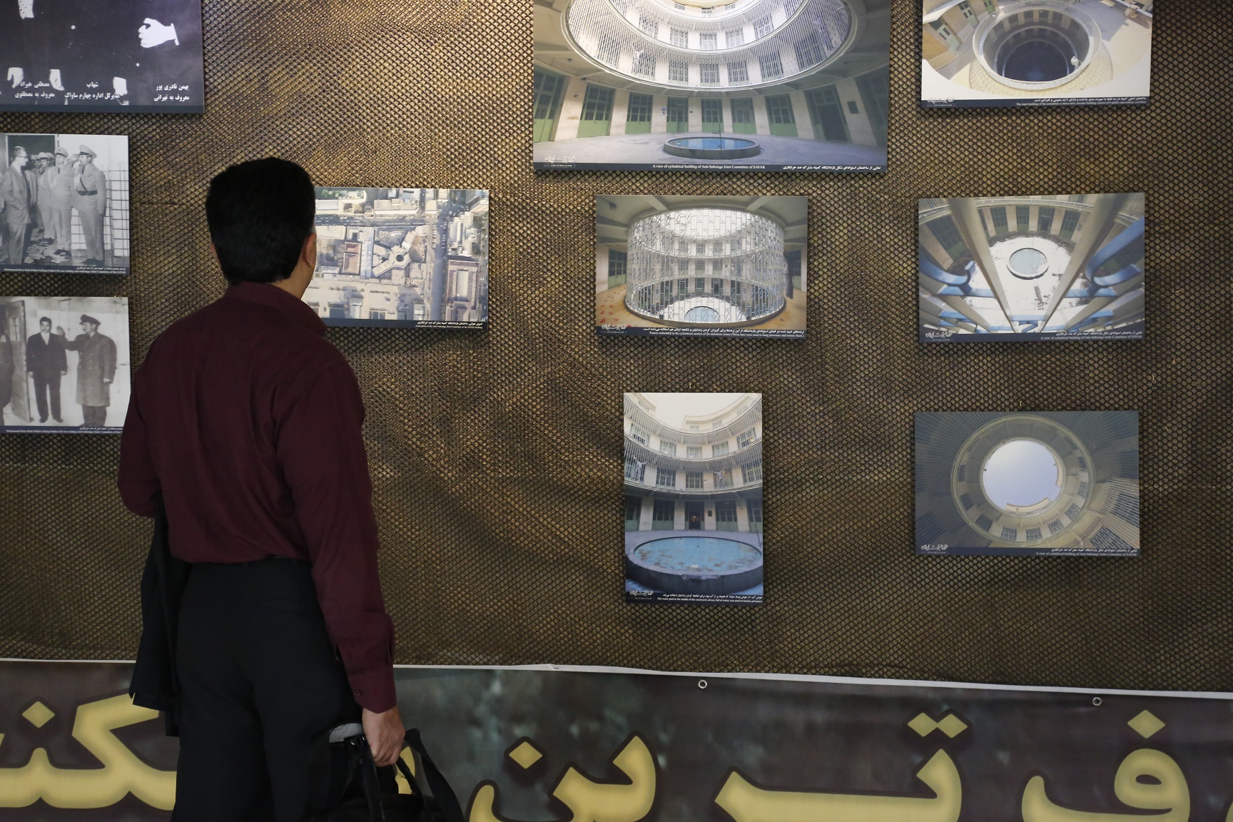 نمایش جنایات حکومت پهلوی در فرودگاه مهرآباد