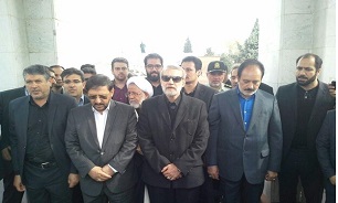 لاریجانی به مقام شامخ شهدای استان سمنان ادای احترام کرد