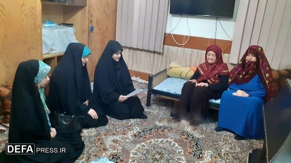 دانشجویان دانشگاه علوم قرآنی بجنورد با مادر و همسر شهید «احمدی» دیدار کردند+تصاویر
