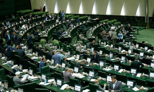 مجلس با طرح سه فوریتی تعطیلی یک ماهه کشور مخالفت کرد