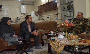 دیدار مدیر کل حفظ آثار دفاع مقدس لرستان با خانواده شهید مدافع امنیت «هادی الماسیان»